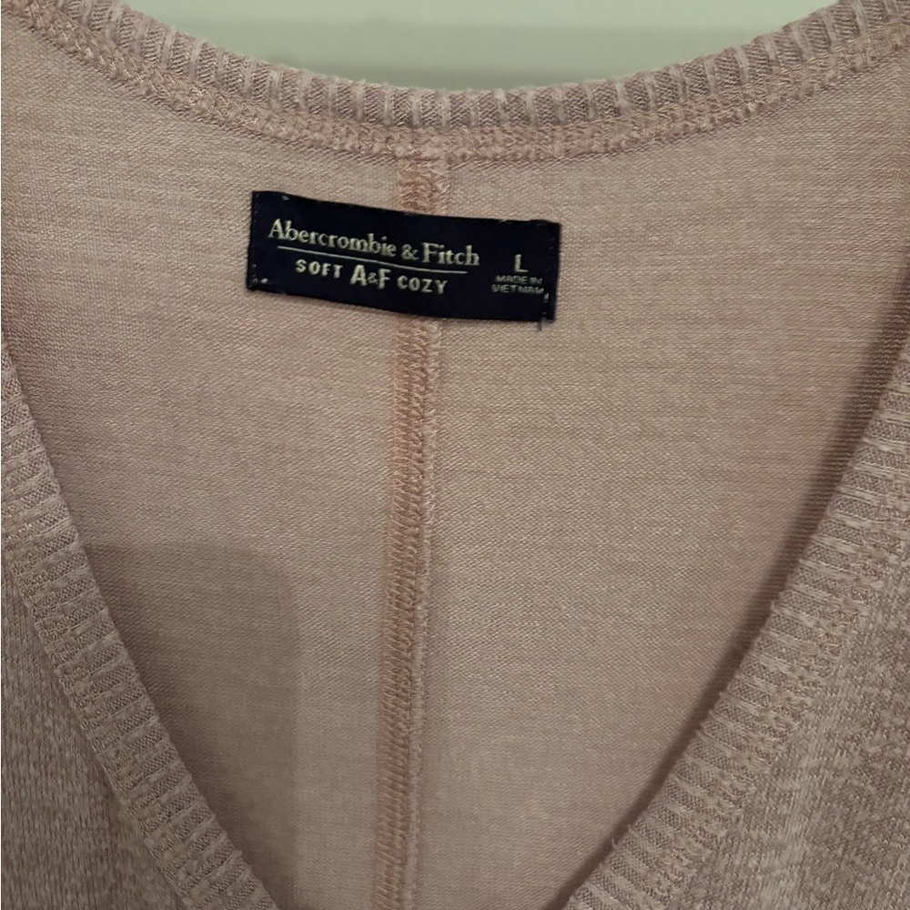 abercrombie and fitch long sleeve - Picture 2 of 3